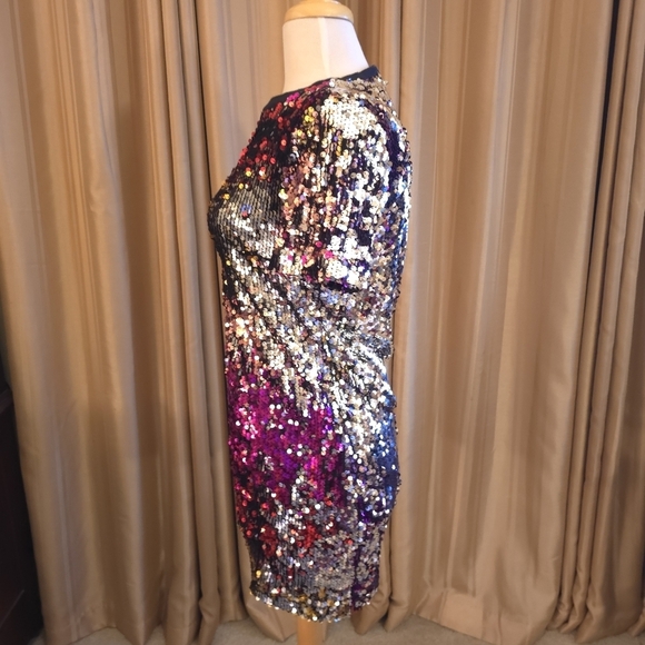 Forever 21 Silver and Pink Sequined Top Size Large - Picture 4 of 7